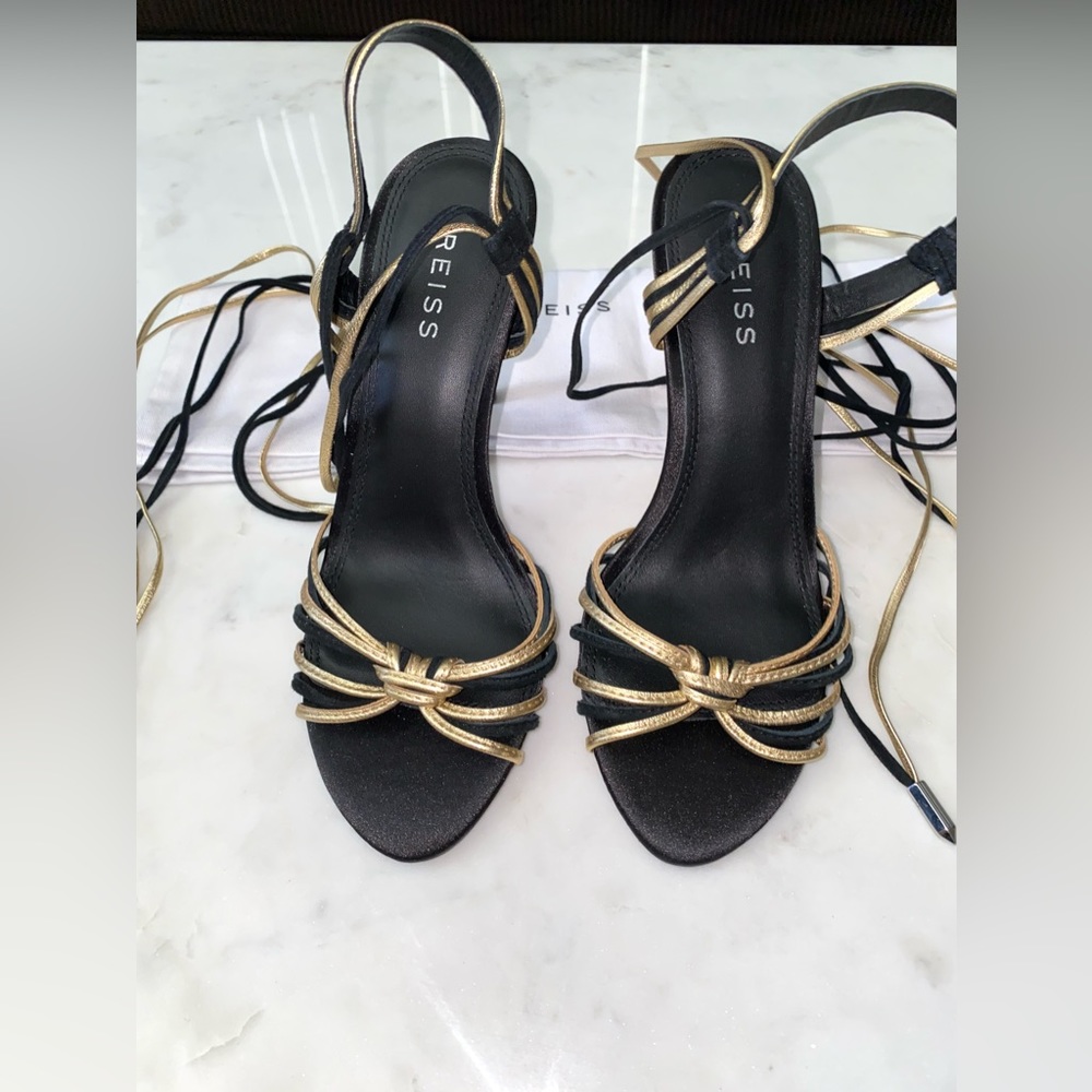 REISS (NWOT)
CASSIDY SANDAL
SIZE EU 38 / US FIT (7.5) 
GOLD / BLACK - Picture 2 of 16